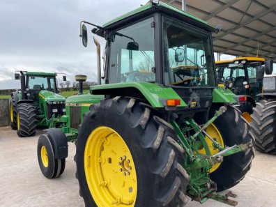 John Deere 3040