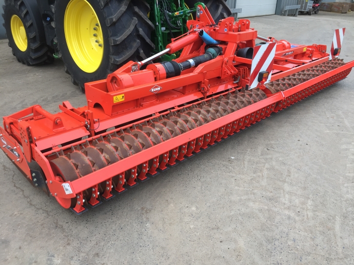 Kuhn HR6004 power harrow