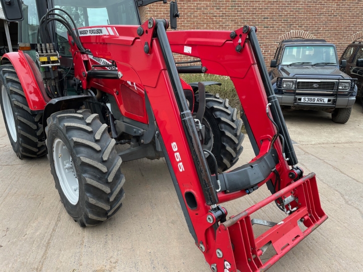 Massey Ferguson 5455