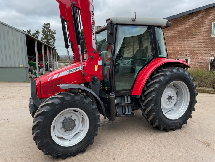 Massey Ferguson 5455