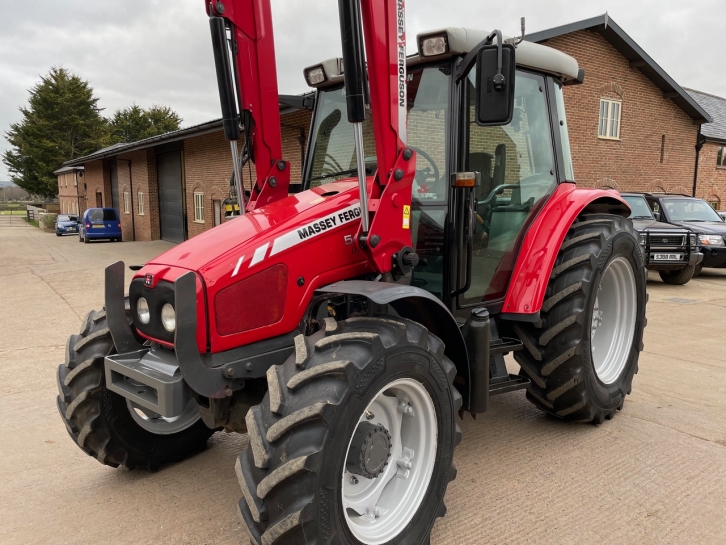 Massey Ferguson 5455