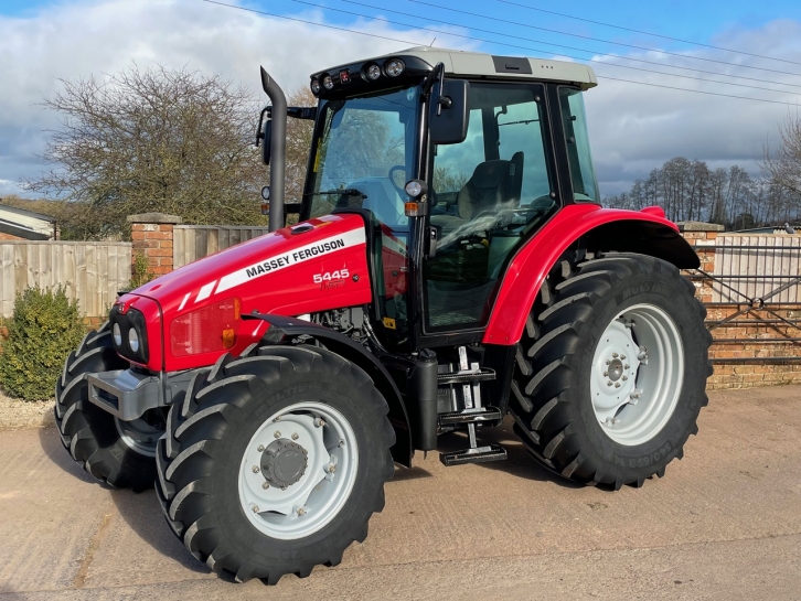 Massey Ferguson 5445