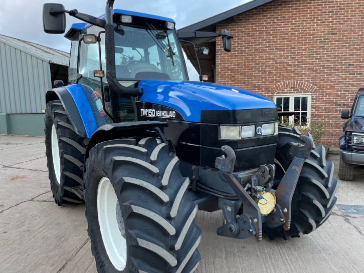 New Holland TM150