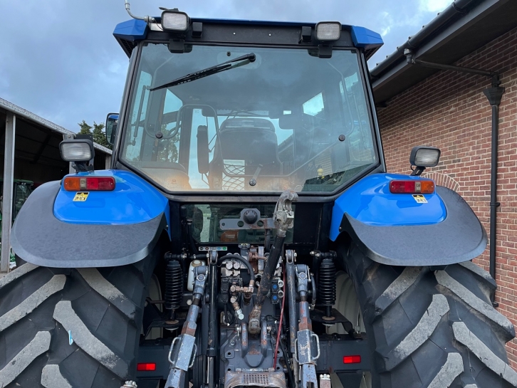 New Holland TM150