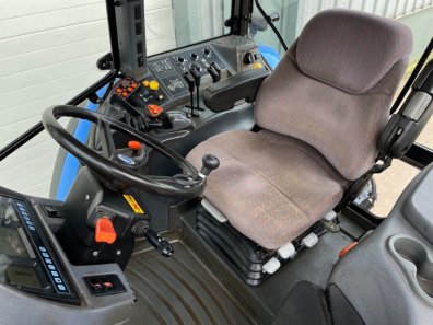New Holland TM150