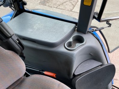 New Holland TM150