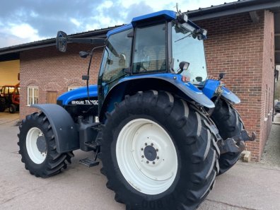New Holland TM150