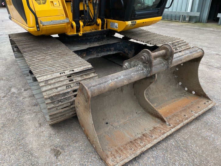 JCB JS130 LC