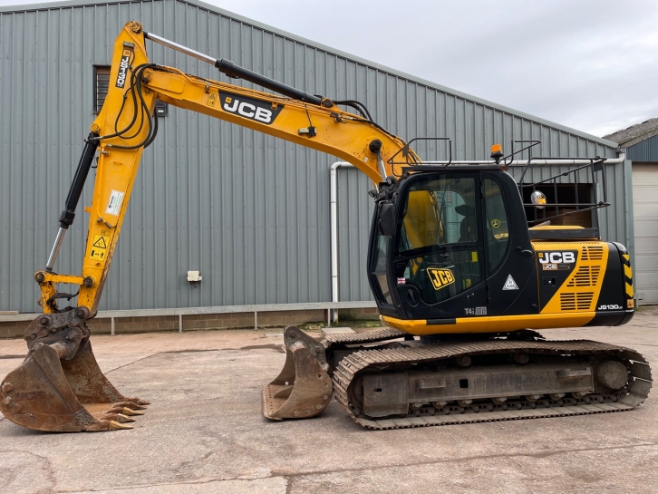 JCB JS130 LC