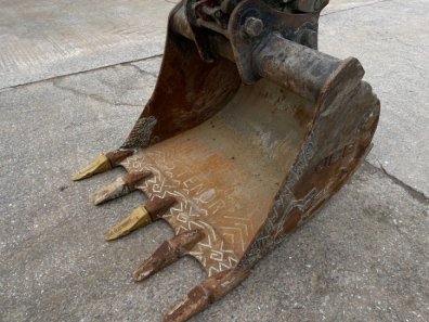 JCB JS130 LC