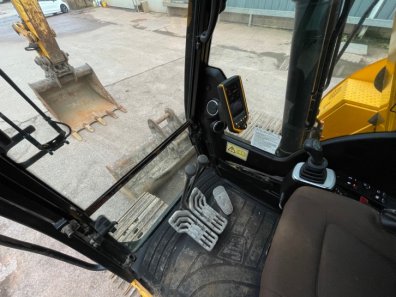 JCB JS130 LC