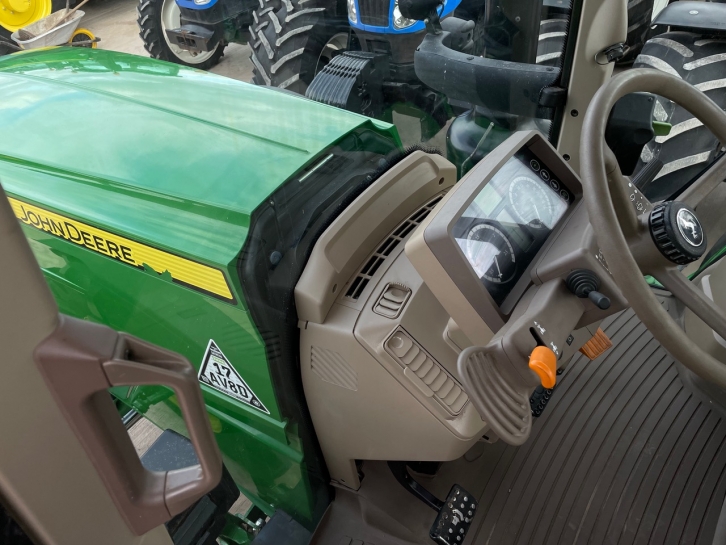 John Deere 6155M