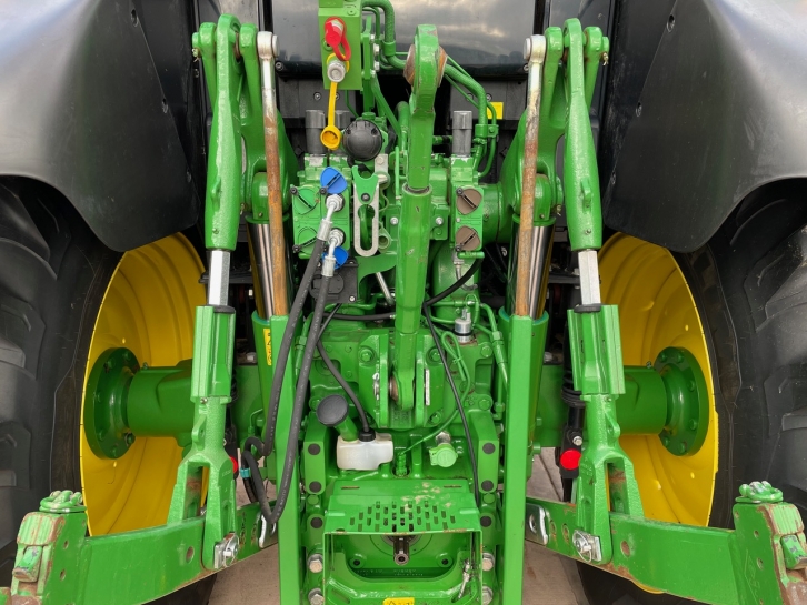 John Deere 6155M