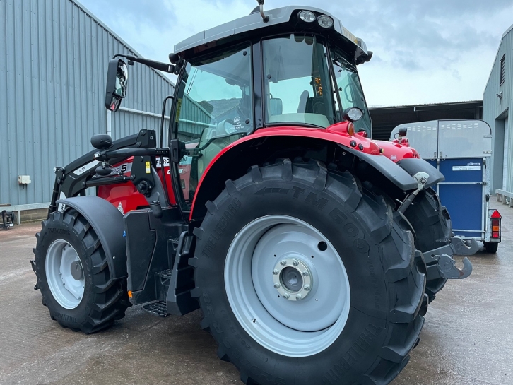 Massey Ferguson 6715S