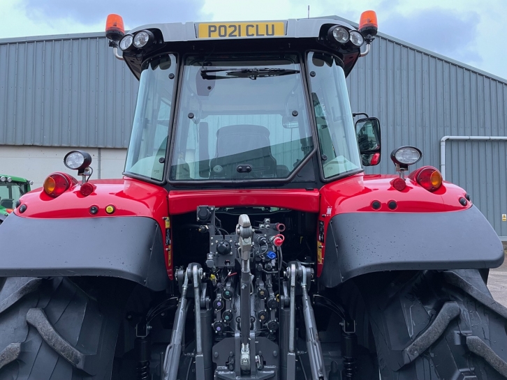 Massey Ferguson 6715S