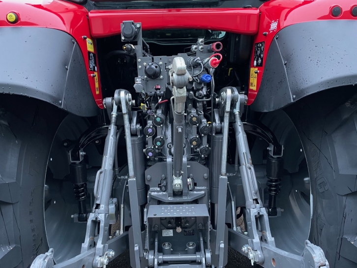Massey Ferguson 6715S