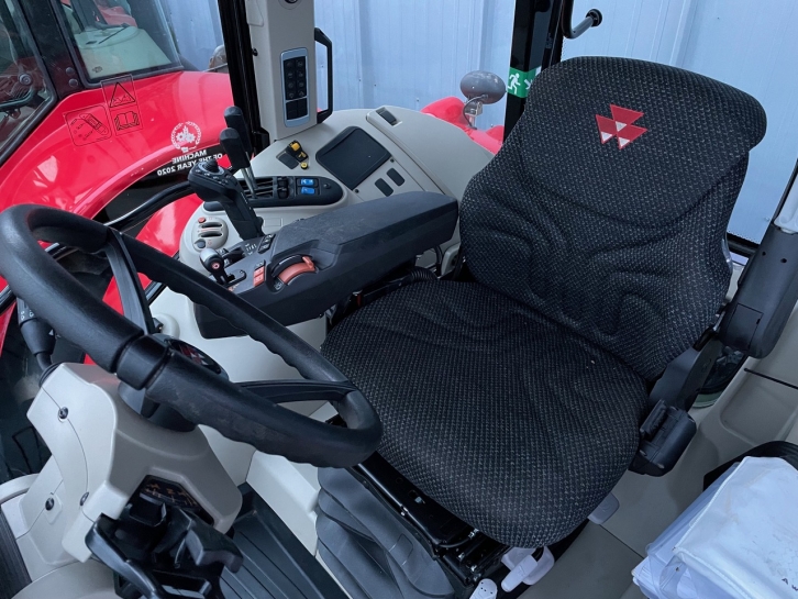 Massey Ferguson 6715S