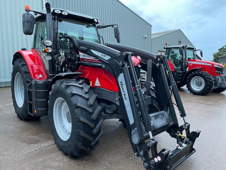 Massey Ferguson 6715S