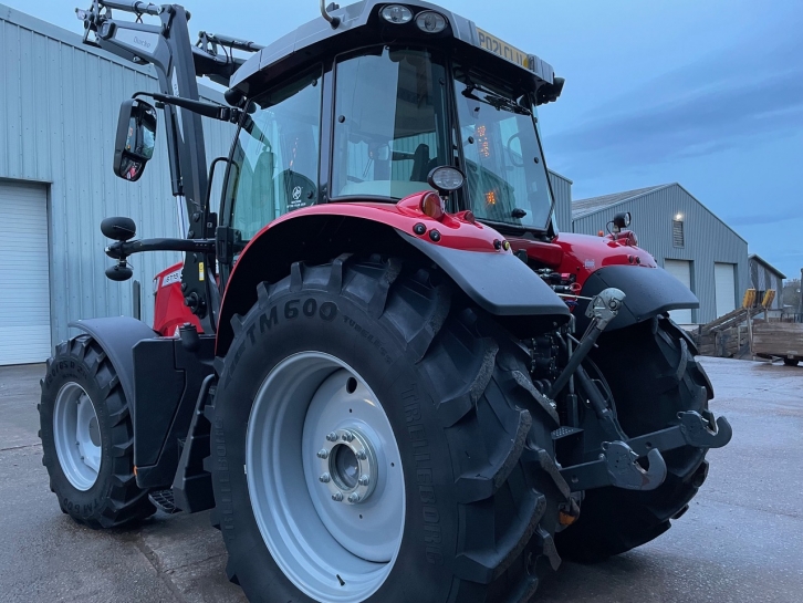 Massey Ferguson 6715S