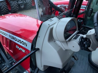 Massey Ferguson 6715S