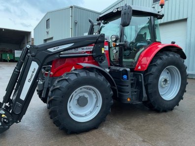 Massey Ferguson 6715S