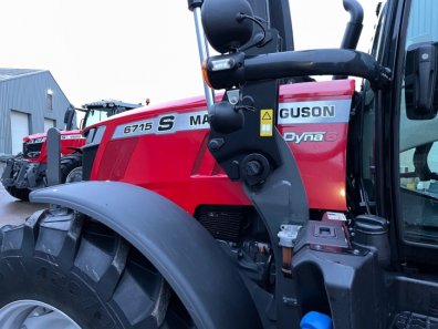 Massey Ferguson 6715S