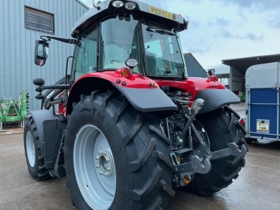 Massey Ferguson 6715S