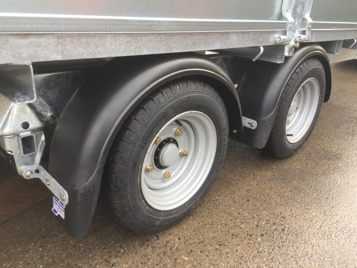 Ifor Williams LM126 flat bed trailer
