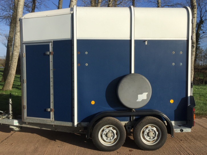 Ifor Williams HB505 horse box trailer