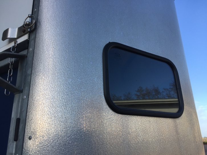 Ifor Williams HB505 horse box trailer