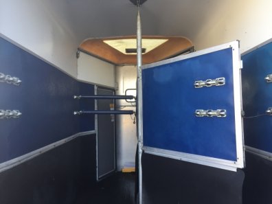 Ifor Williams HB505 horse box trailer