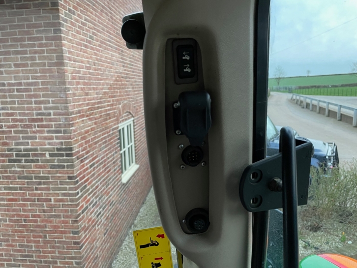 John Deere 6930