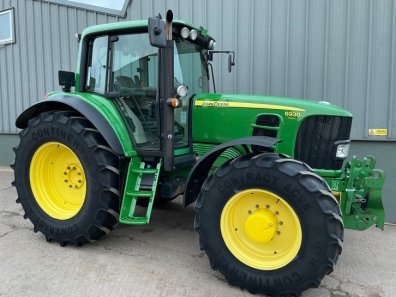 John Deere 6930