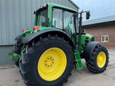 John Deere 6930