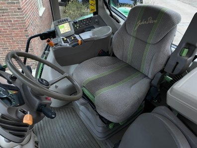John Deere 6930
