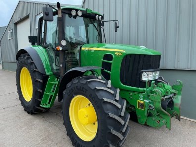 John Deere 6930