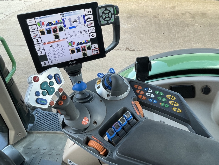 Fendt 724 Profi-Plus