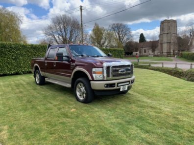 Ford F-250 pickup 6.4 V8 turbo diesel