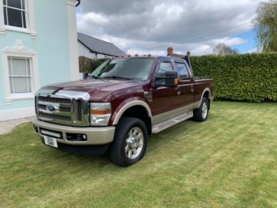 Ford F-250 pickup 6.4 V8 turbo diesel