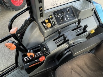New Holland 8340 SLE