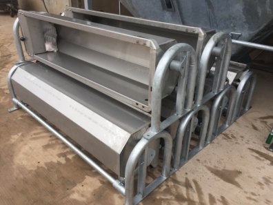 Condon 6ft stainless tip over drinkers