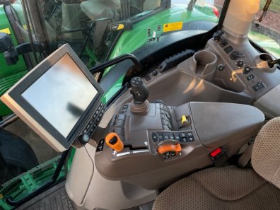 John Deere 6130R