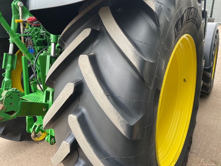 John Deere 6155R