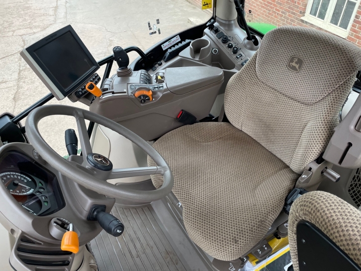John Deere 6155R
