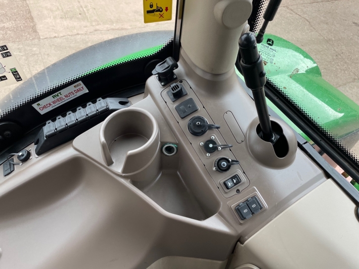 John Deere 6155R