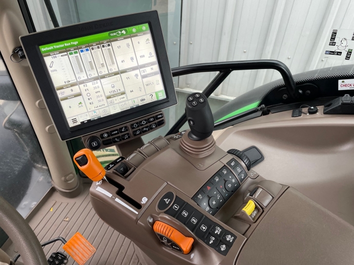 John Deere 6155R