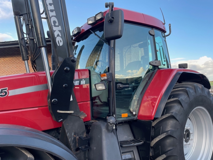 Case MX135