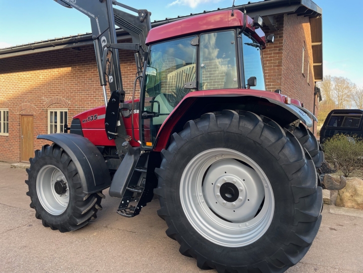 Case MX135
