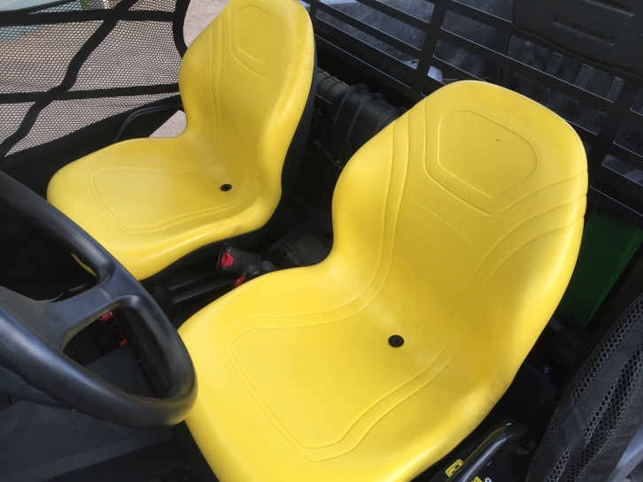 John Deere XUV560E Gator