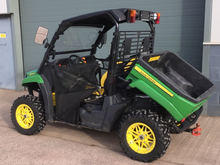 John Deere XUV560E Gator